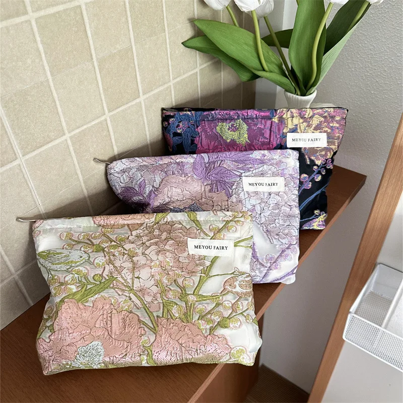 Women's Makeup Bag Color Floral Canvas Large Capacity Lipstick Air Cushion Storage Bag Commuter Handy Bag Travel Toiletry Bag