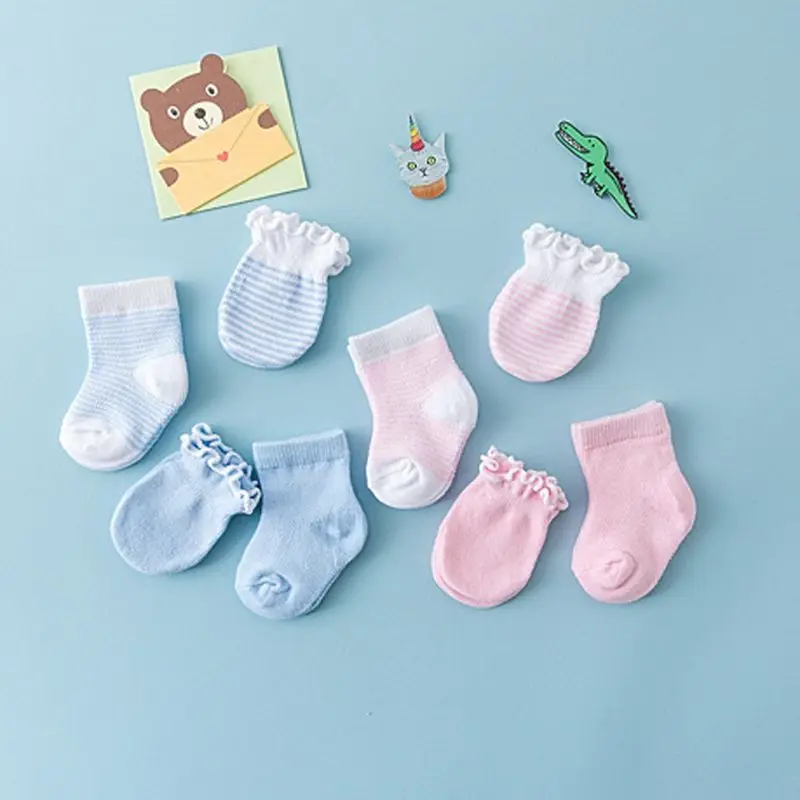Newborn No Scratch Mittens with Infants Socks Unisex Preemie Gloves Set