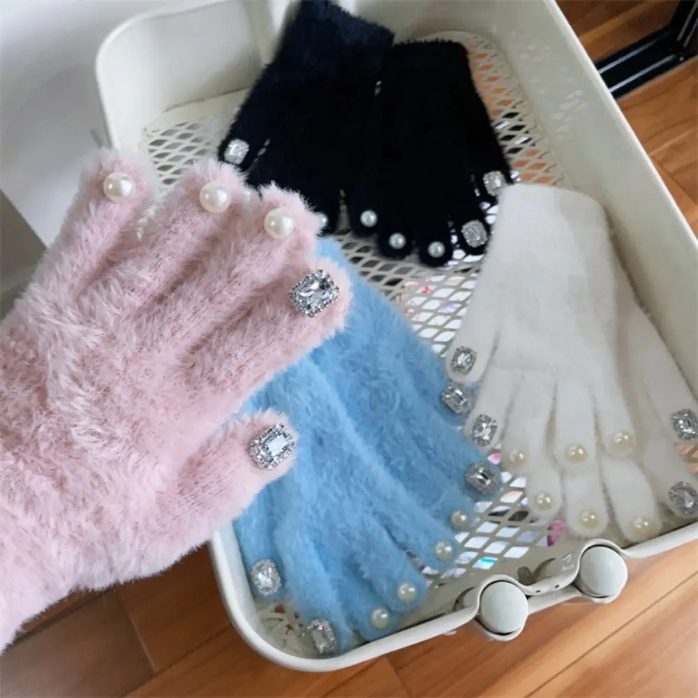 

Rhinestone Plush Knitted Gloves Cute Decoration Pearl Nail Winter Velvet Gloves Wool Warm Fluffy Mittens Ladies