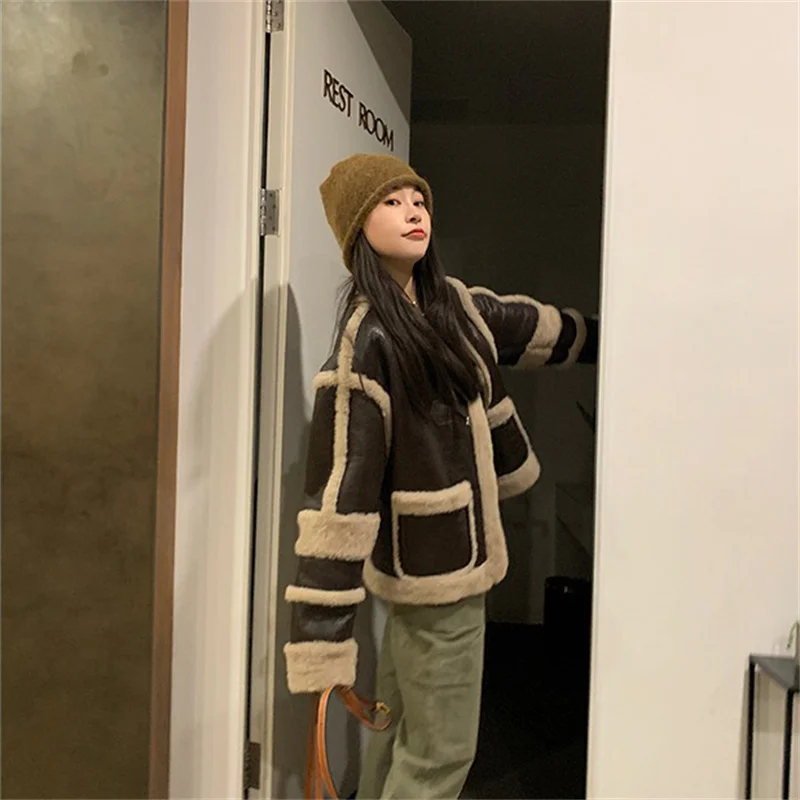 Рисунок 3 - Женское роскошное пальто из импортной овчины