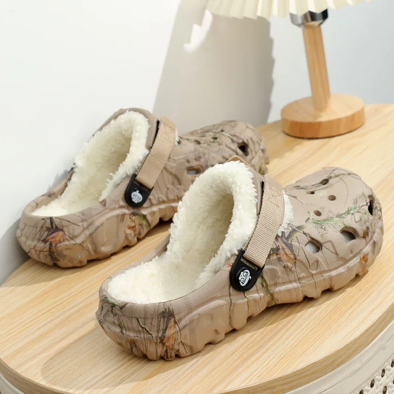 Winter Men Clogs Slippers Warm Furry Slippers Soft Home Cotton Shoe EVA Fluff Slides Casual Outdoor Comfortable Plush Fur Clogs — view 4