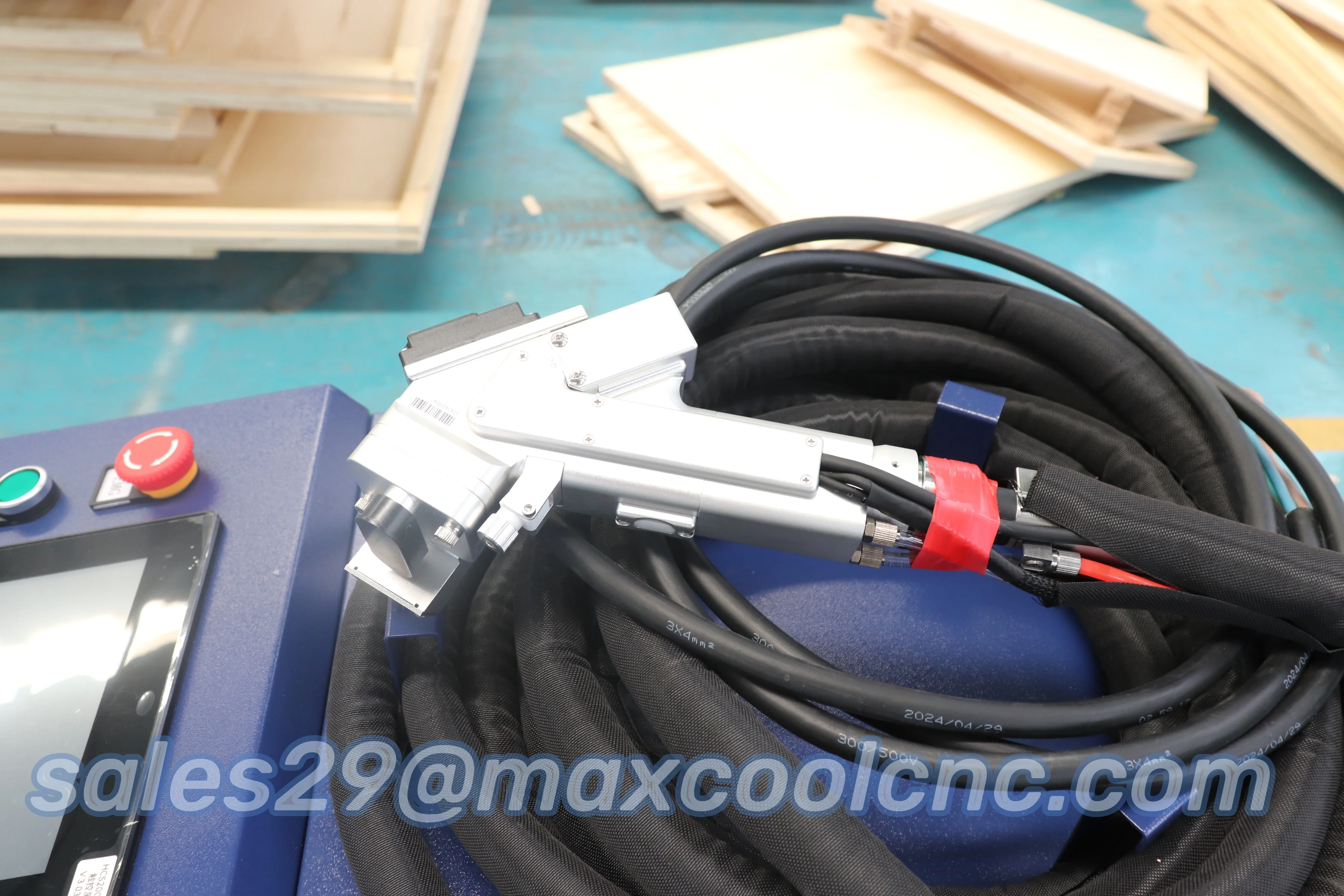 Maxcool MC-1500 2000W 1500W Laser cleaner Powerful Metal Laser Cleaning Machine Factory sale Laser cleaning tools 6