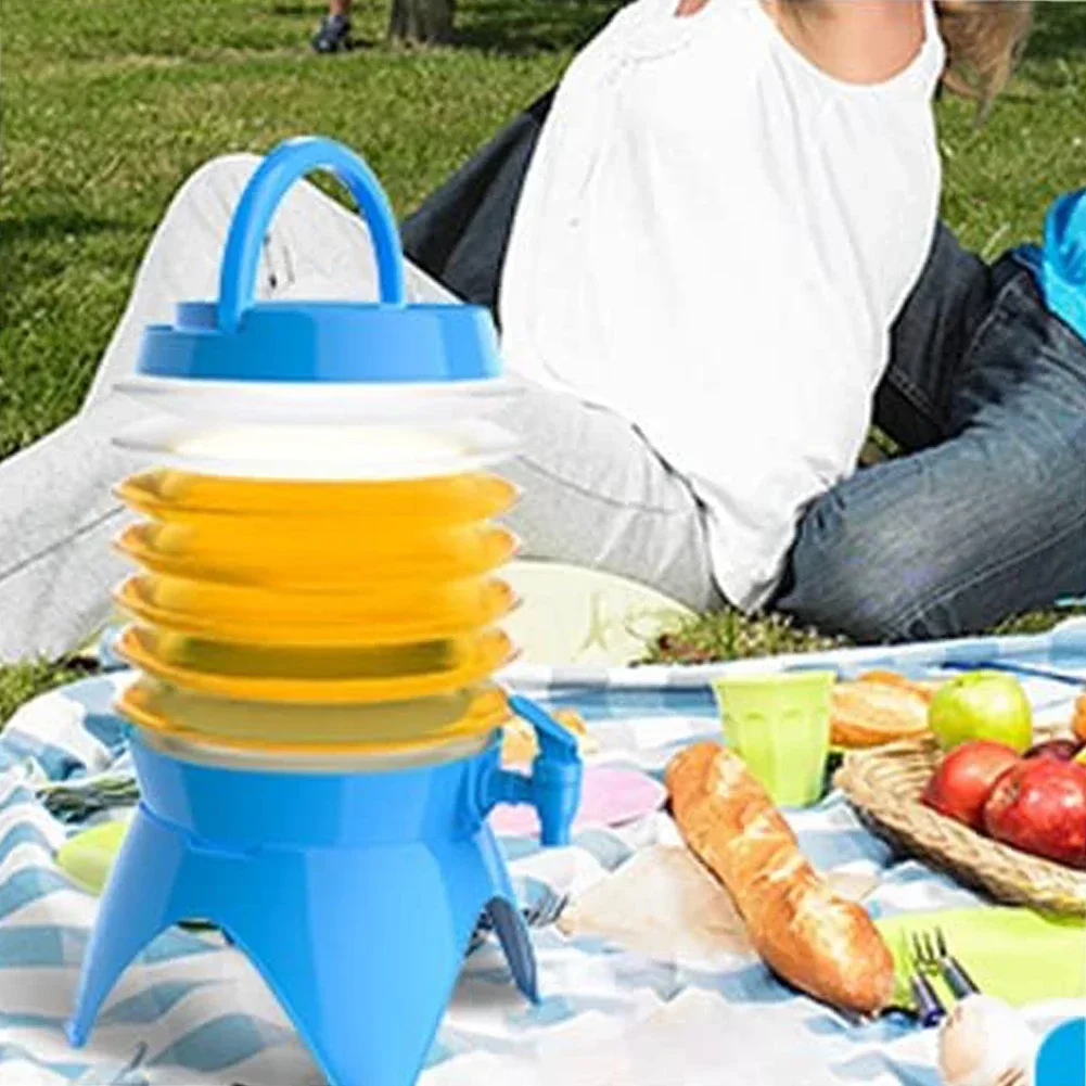 Plastic Beverage Machine With Faucet And Stand Suitable For Picnic Barbecue Outdoor Can Be Collapsed Portable Drinks Dispenser