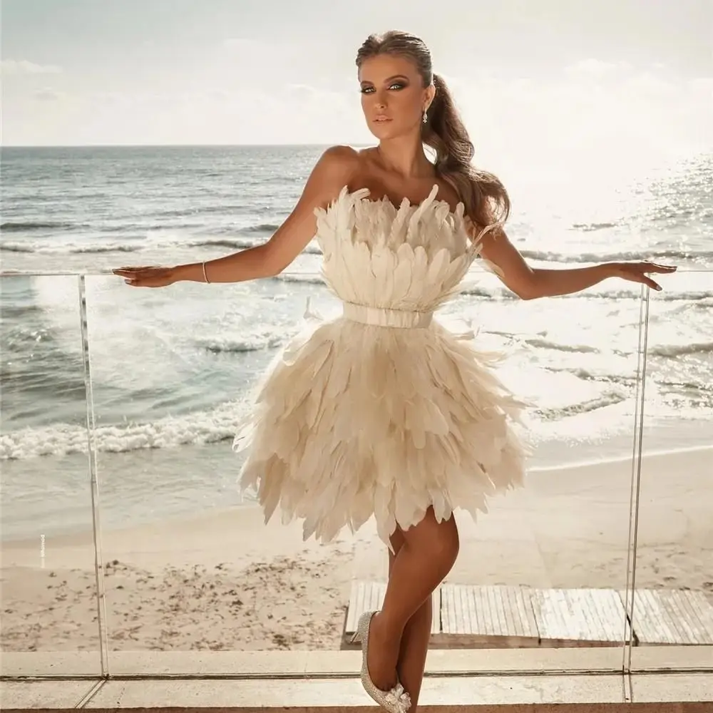 Champagne Cocktail Dresses A-line Strapless Short Mini Feather Homecoming Dresses Haute Couture Customized
