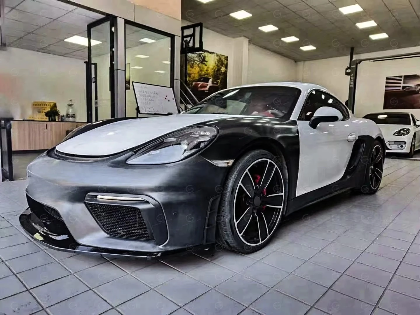 981型カイマンボクスター（旧型）から982型718 GT4型へのボディキット
