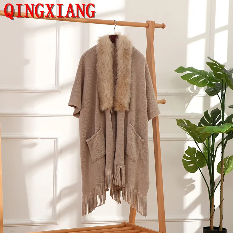 6 Colors 2022 Solid Winter Warm Poncho Cloak Faux Fur Neck Long Loose Shawl Coat Batwing Sleeves Knitted Streetwear With Pocket 16 colors women cloak pashmina batwing sleeves shawl coat oversize winter big faux fox fur neck plus size poncho out streetwear