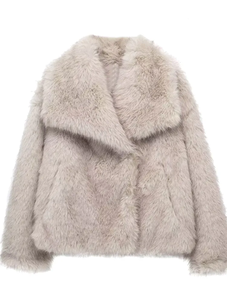 Рисунок 6 - Модная куртка с лацканами из искусственного меха