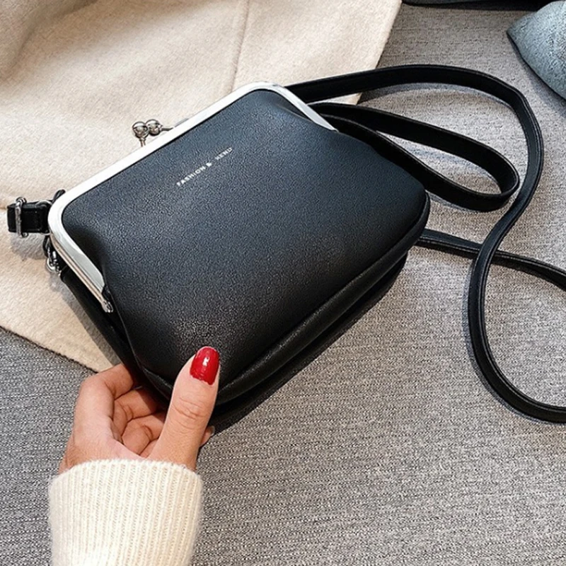 

Простая дизайнерская Маленькая женская сумка, новая модная маленькая квадратная сумка с зажимом, сумка через плечо в стиле ретро