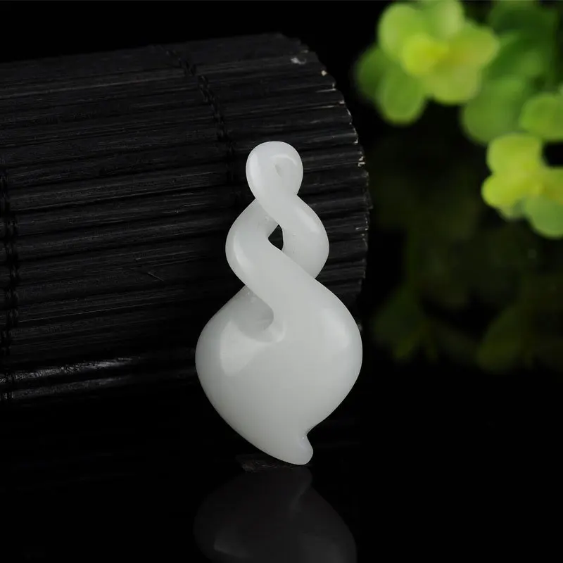 Natural Green Hand-carved Heart-shaped Jade Pendant Fashion Boutique Jewelry Men and Women Necklace Gift Accessories