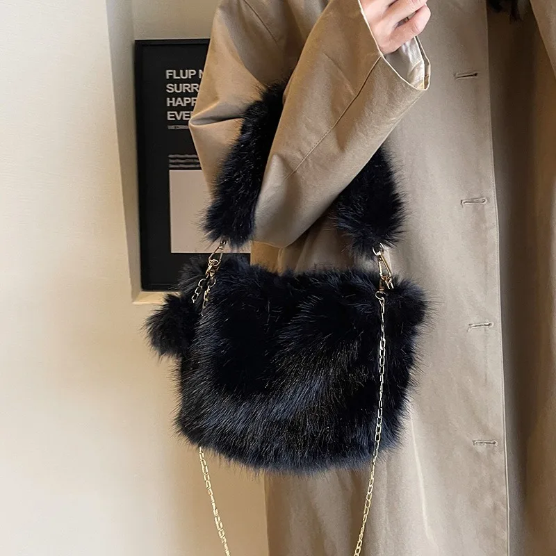

Casual Plush Chains Crossbody Bags For Women Fashion Plush Bucket Women's Handbags Small Plush's Underarm Women Shoulder Bag New