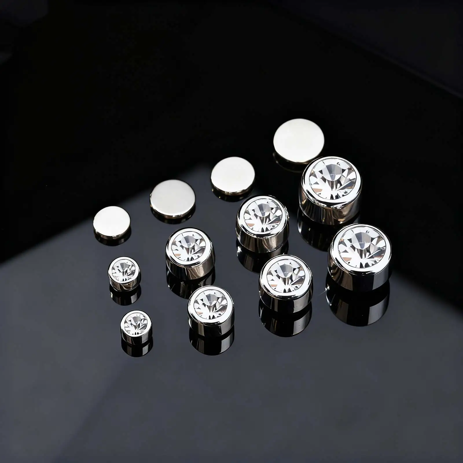 1 Paar runde Zirkon-Magnet-Ohrstecker-Clip-Ohrringe für Männer und Frauen, Punk-runde Zirkon-Magnet-Ohrringe, nicht durchdringender Schmuck – Detail 3