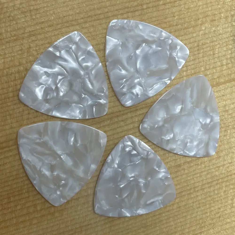 100pcs/lot White Pearl Medium 0.71mm Celluloid Big Rounded Triangle Guitar Picks