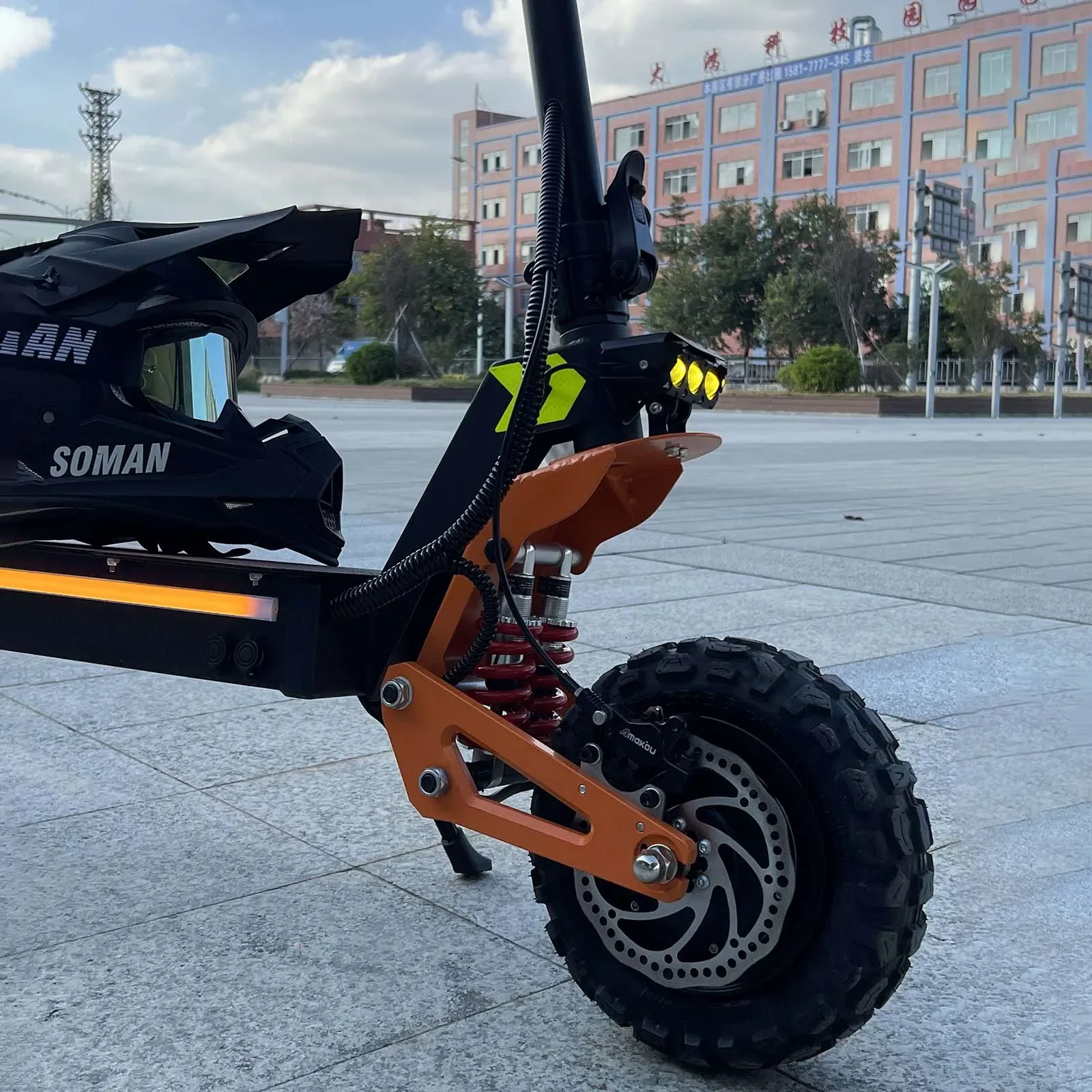 6000W 60V 40V dual motor electric scooter dual suspension shock absorption maximum speed 95km/h 11 inch off-road tyres electric scooter