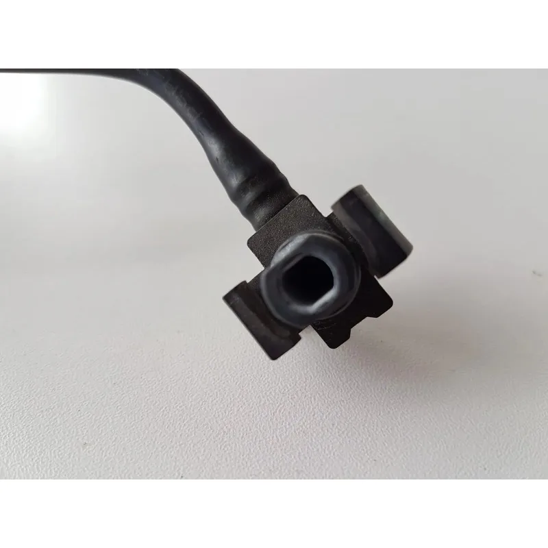 Tubo Flessibile Di Ritorno Acqua Radiatore 9677186380 – Gomma EPDM, Lunghezza 118 Cm, Compatibile Con Peugeot 308 408 4008 5008 E Citroën C4