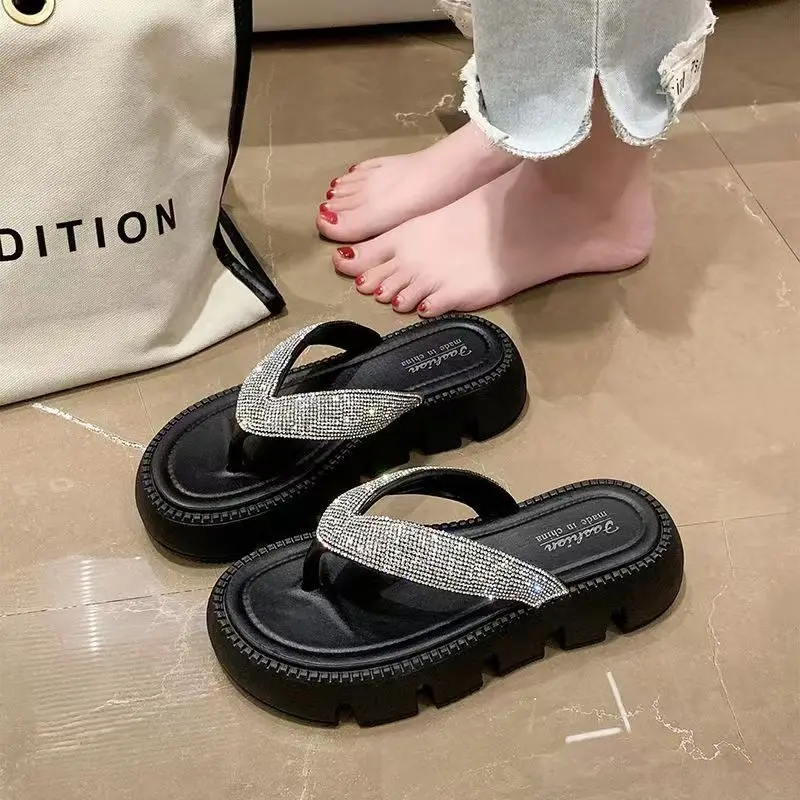 Summer Women's Rhinestone Flip-Flop Slippers Thick Soles Outdoor Wear Fashionable Beach Shoes Indoor Anti Slip Sandals 2021 summer new sponge cake thick soled fairy wind sandals slippers wear roman shoes beach shoes slippers womans shoes