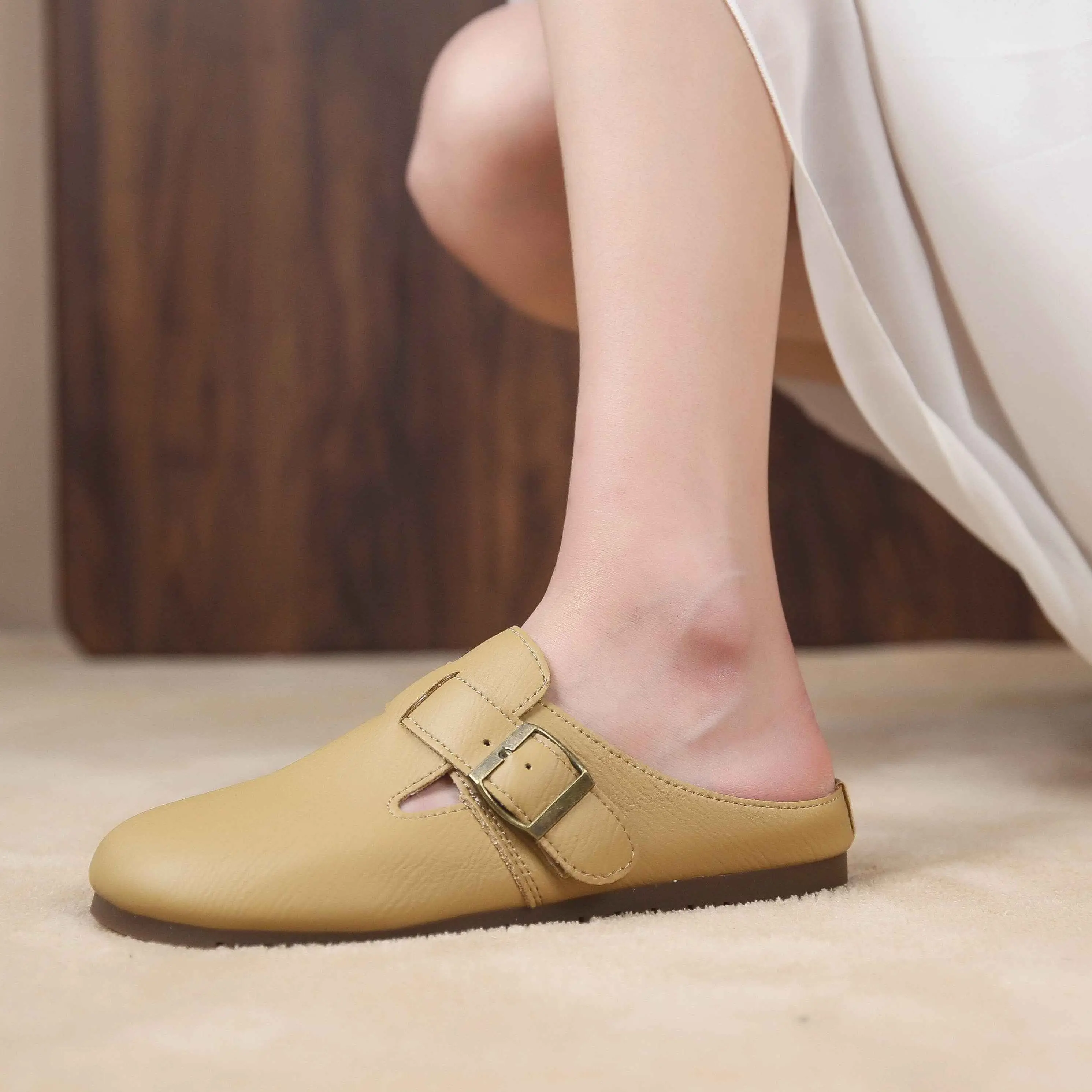 

CARTELO Fashion Women's Closed Toe Leather Slippers Women Flats Soft Non-slip Sandals Outdoor Lovers Beach Casual Mom Shoe
