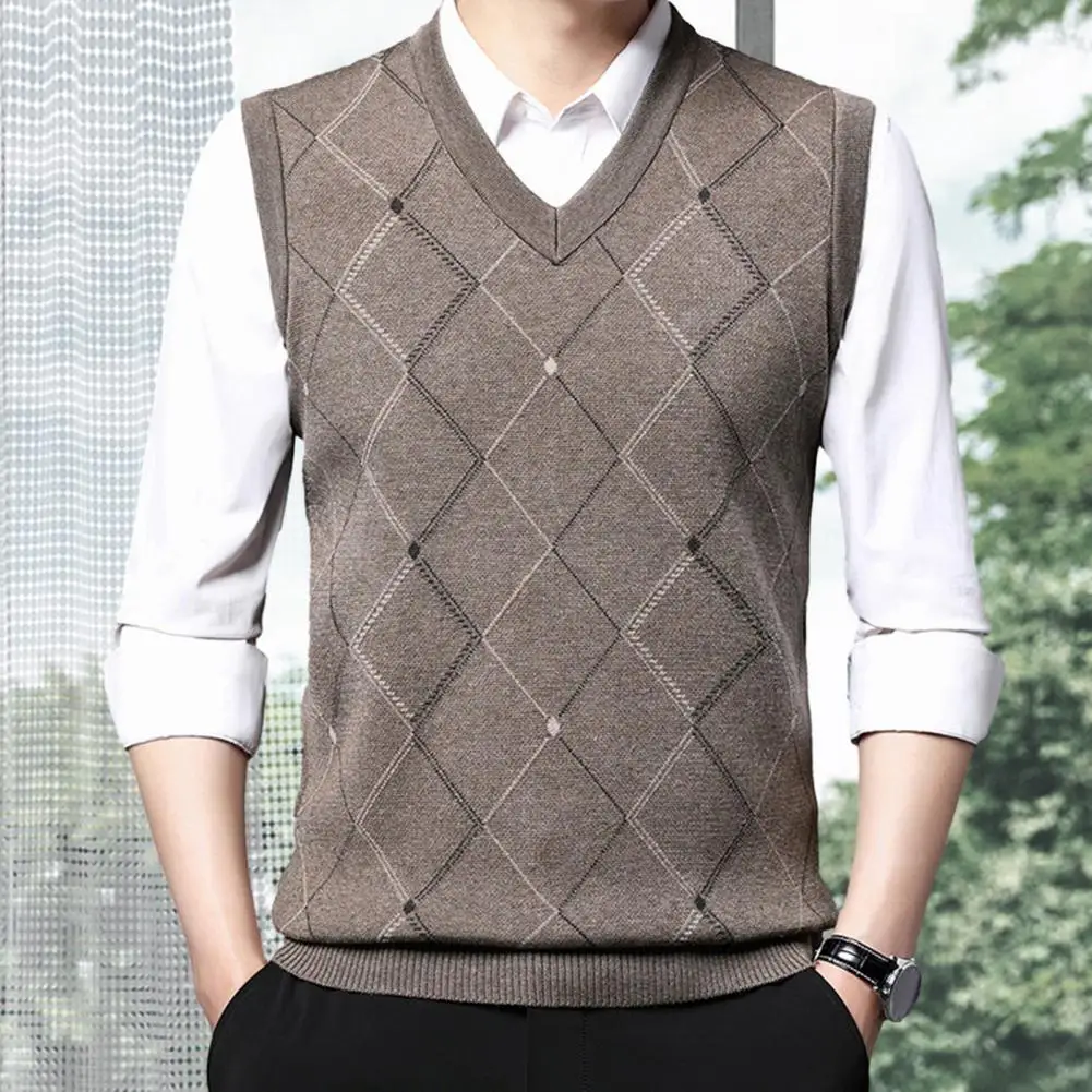 Warm Men Vest Stylish Men\'s V-neck Knitted Vest Warm Windproof Soft Sleeveless Top for Autumn/winter Geometric Rhombus Design