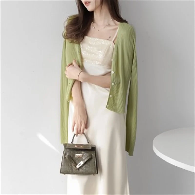 

Korean Thin Cardigan Women Summer Long Sleeve Crop Top Knitted Sweater White 2023 V-neck Sunscreen Cardigan Loose T-shirts P515