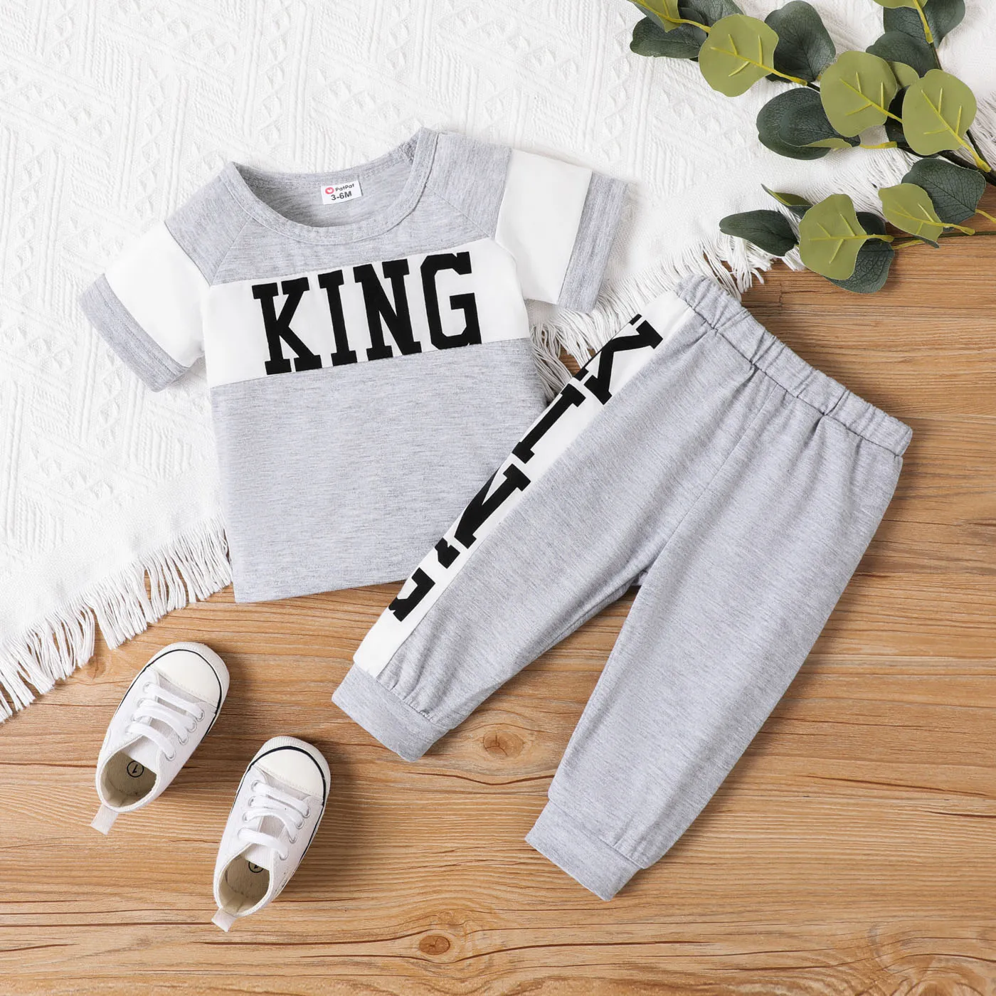 

PatPat 2pcs Baby Boy Letter Print Color Block Short-sleeve Top and Pants Set