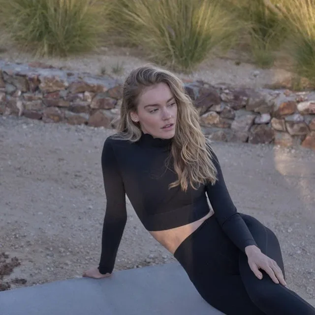 Long Sleeve Lace Back Sexy Fitness Running Women's Yoga Sports Top Crossbody Agent OK30 Sportswear from Mainland China 2