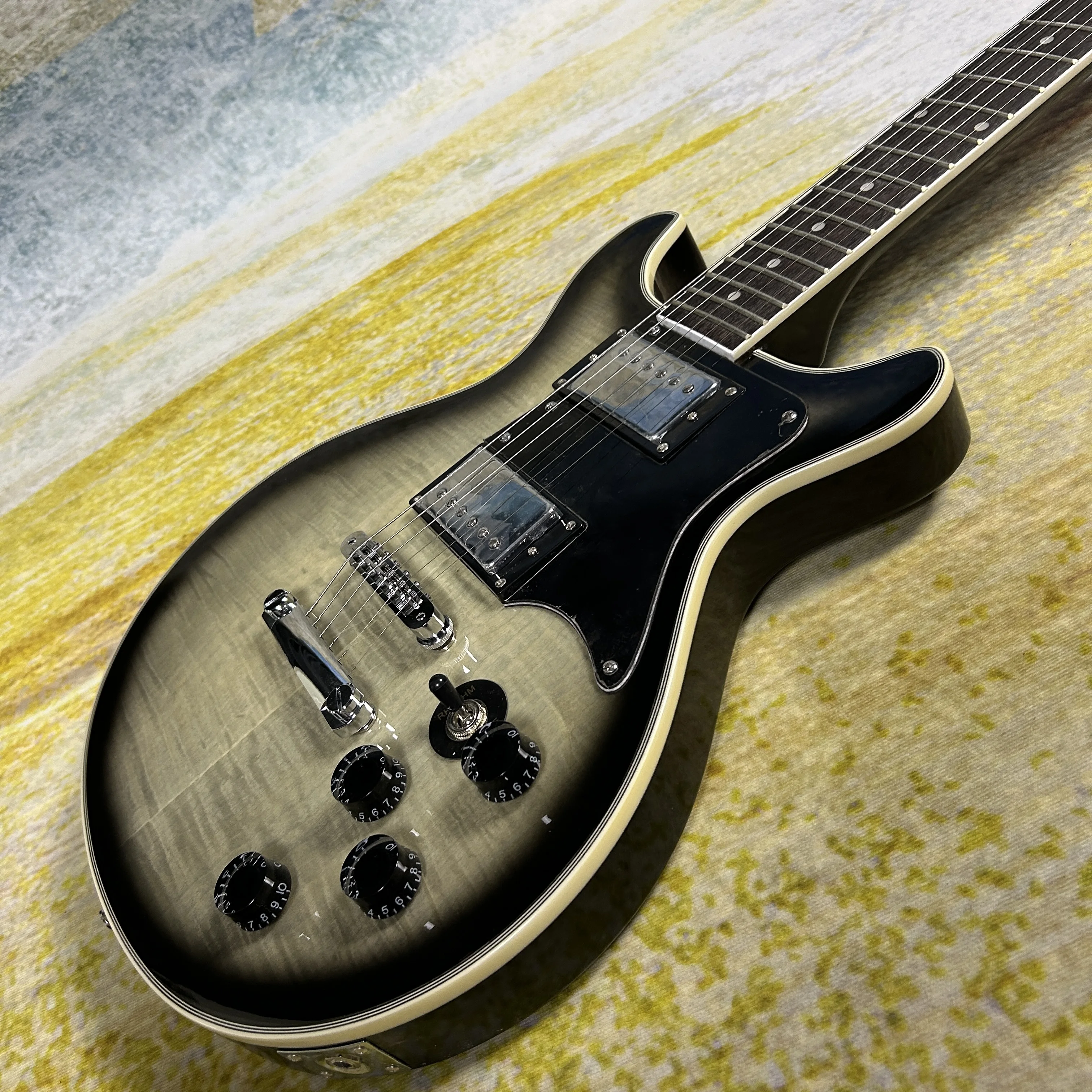 High Quality Electric Guitar, Mahogany Body, Rosewood