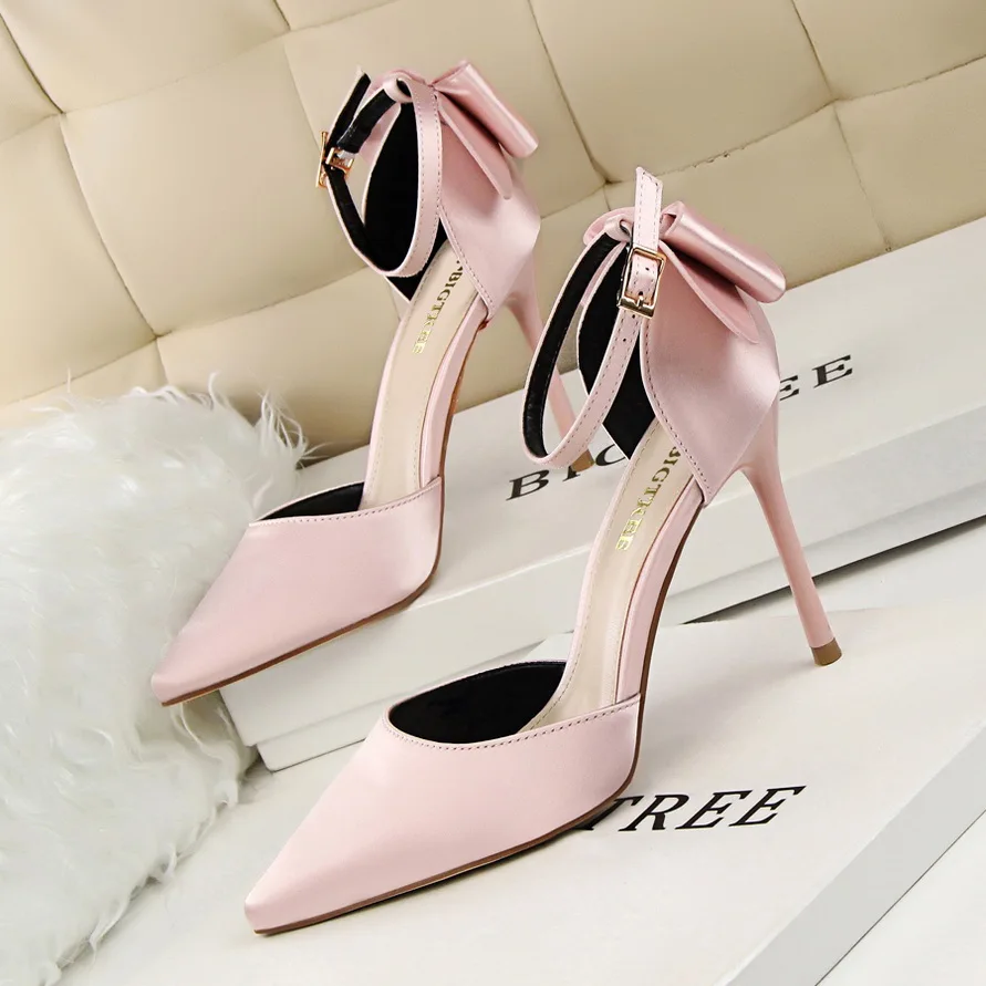 Big Size 34-43 Sweet Bowtie Buckle Women Sandals Silk Shallow Fashion High Heels Shoes Sexy Pointed Toe Woman Party Pumps Office
