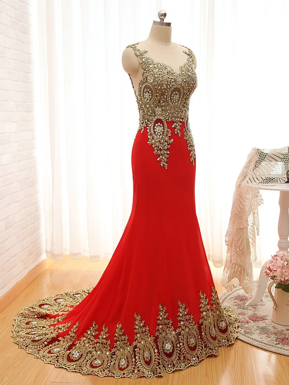 Elegant Gold Embroidery Mermaid Evening Dresses Black red Lace Evening Gowns Patterns Bridesmaid Dresses Long