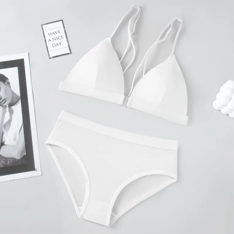 seamless bra cup detail