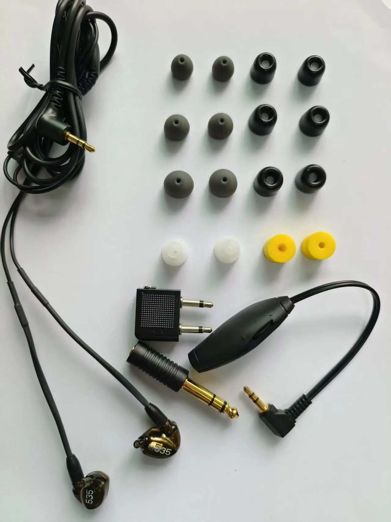 Top quality Brand SE535 Detachable earphone Hi-fi stereo Headset SE 535 In ear Earphones Separate Cable with Box VS SE215 6