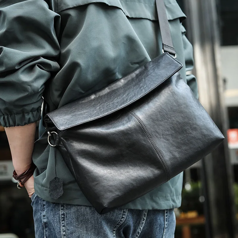 

AETOO Men's leather Commuting One Shoulder Crossbody Bag A4 file bag large capacity leisure Messenger Bag holding briefcase