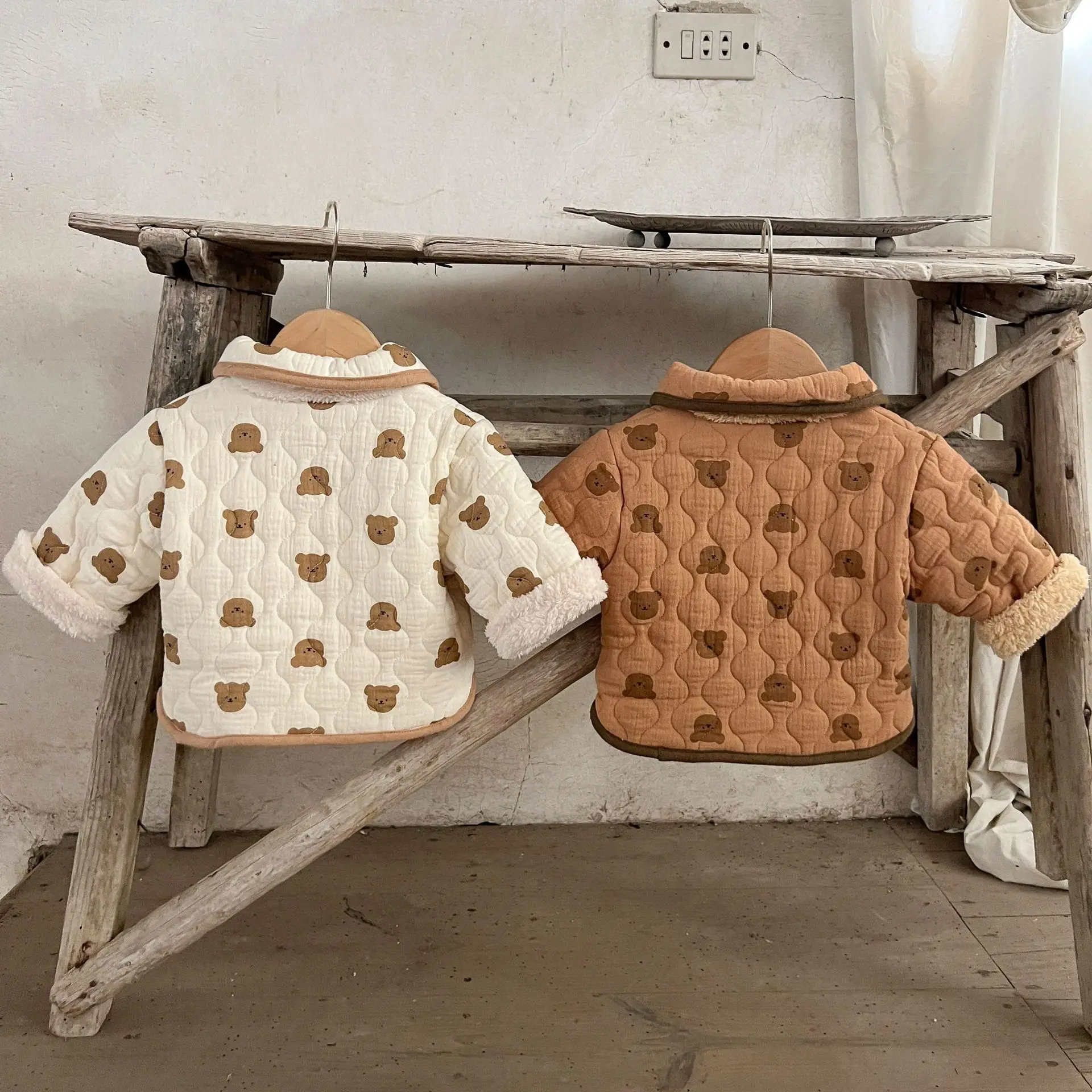 Ins Winter Newborn Girl Parkas Cotton Padded Bear Printed Turn Down Collar Baby Girl Jacket Plus Velvet Thicken Infant Coat