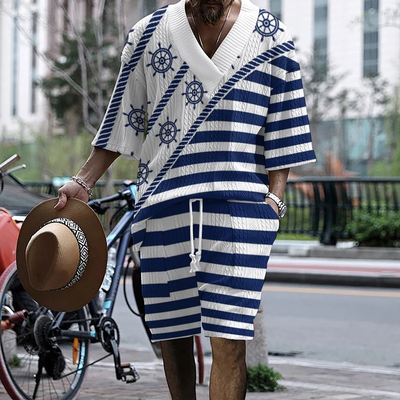 

Комплект одежды мужской из двух предметов, трикотажный топ с коротким рукавом и V-образным вырезом и шорты, в винтажном стиле, в полоску, большие размеры, на лето