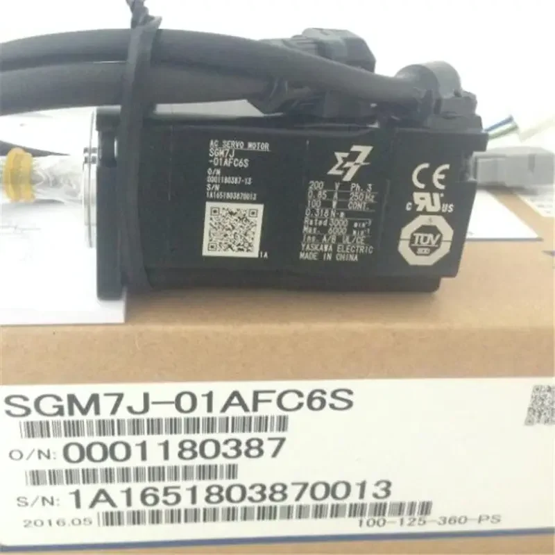 

Новинка 100%, Серводвигатель Yaskawa SGM7J-01AFC6E