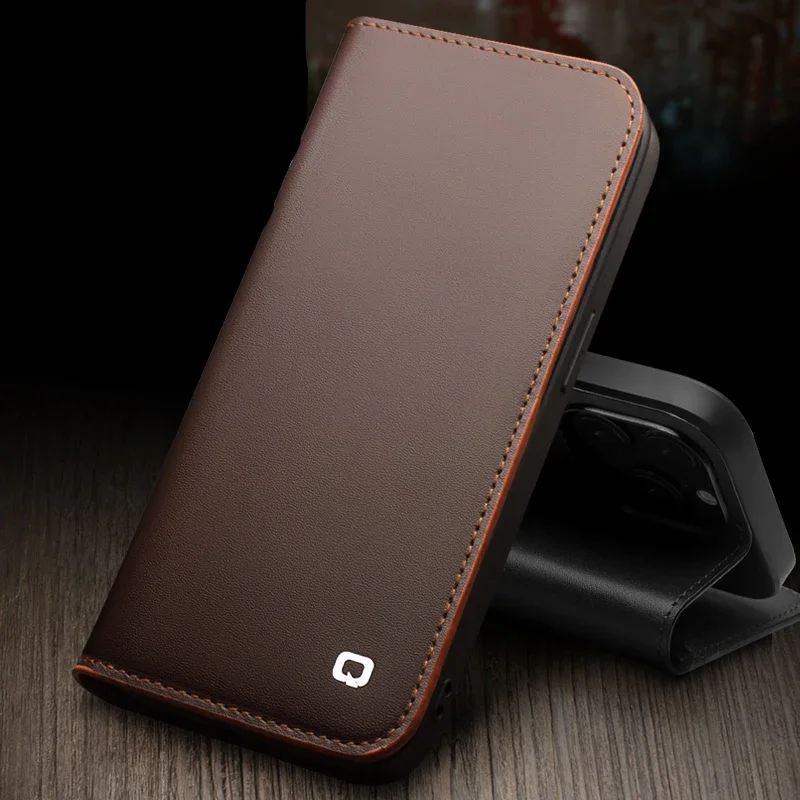 aiino Custodia Skin per iPhone 12, Cover Bianca iPhone 12 con effetto Fibra di Carbonio, Antiurto e Anti Graffio, Ultra Sottile Leggera e Flessibile, Compatibile con MagSafe, Qualità Italiana - Bianco
