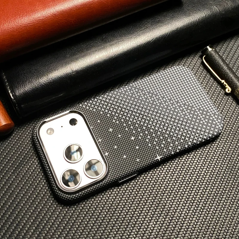 Carbon Fiber Texture Magnetic Wireless Charging Phone Cover