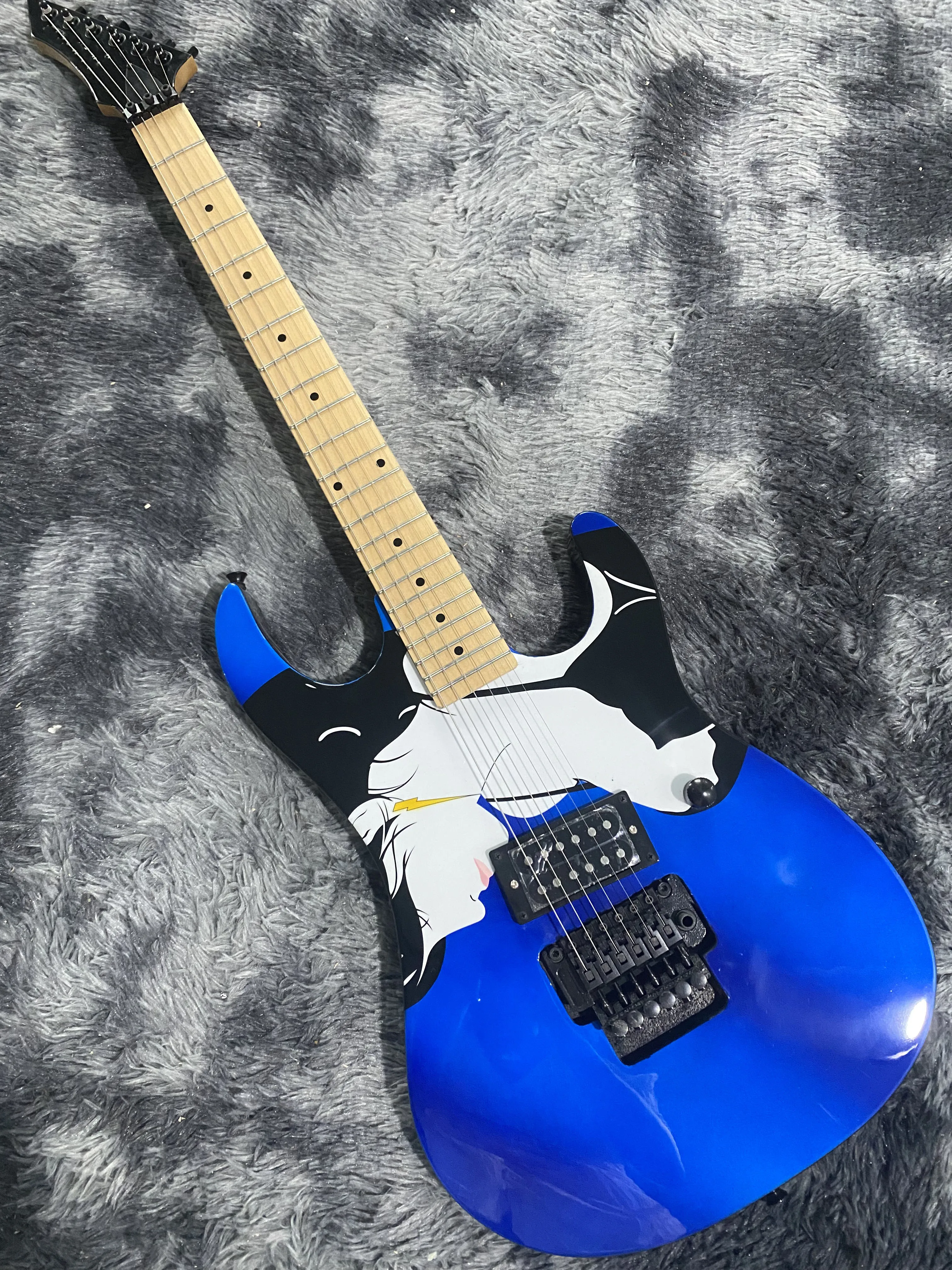 

Chinese Electric Guitar Duplex B C Tremolo System Black Hardware Rich Beautiful Girl On Body