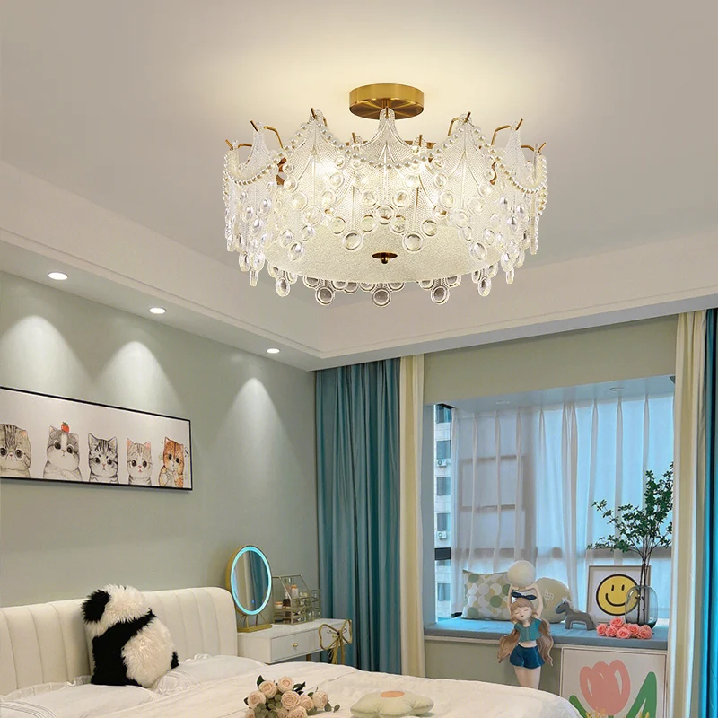 

Лампа для спальни во французском стиле, роскошный светильник в стиле постмодерн, современная простая атмосфера для основной спальни, красная гостиная