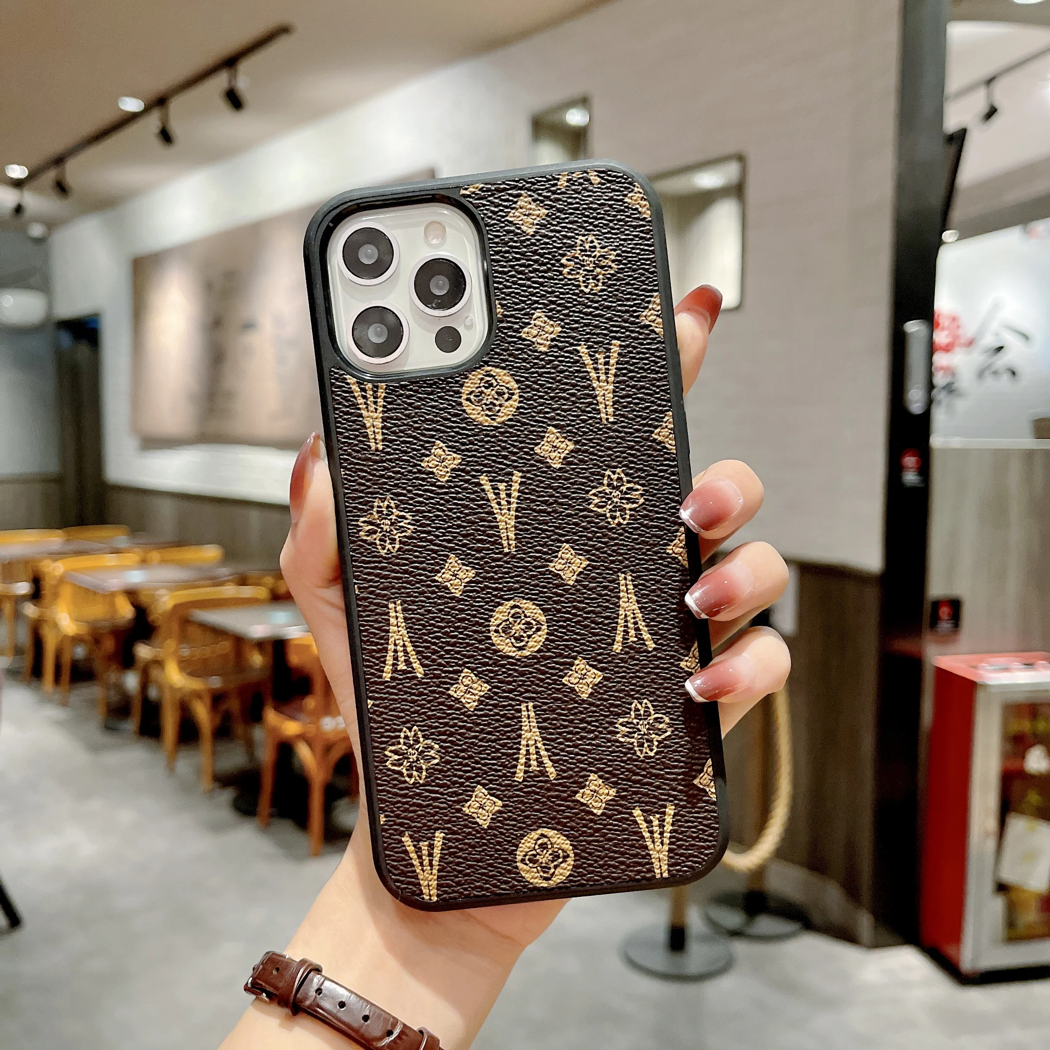 Coque de téléphone carrée en cuir avec motif géométrique, coque souple,  fleur de luxe, iPhone 14