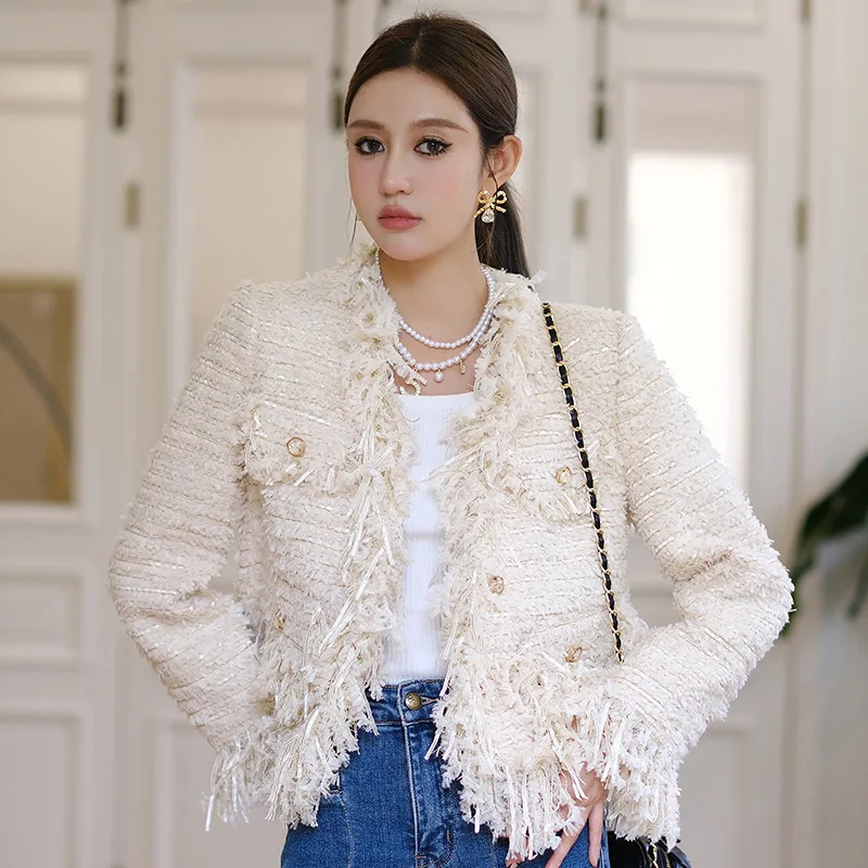 Sunrise clouds on Xiaoxiang coat niche fashion sense fringe edge V-neck short top 2023 new high quality tb suit white edge three color high waisted short full lining white lining gold buckle business wedding suit jacket