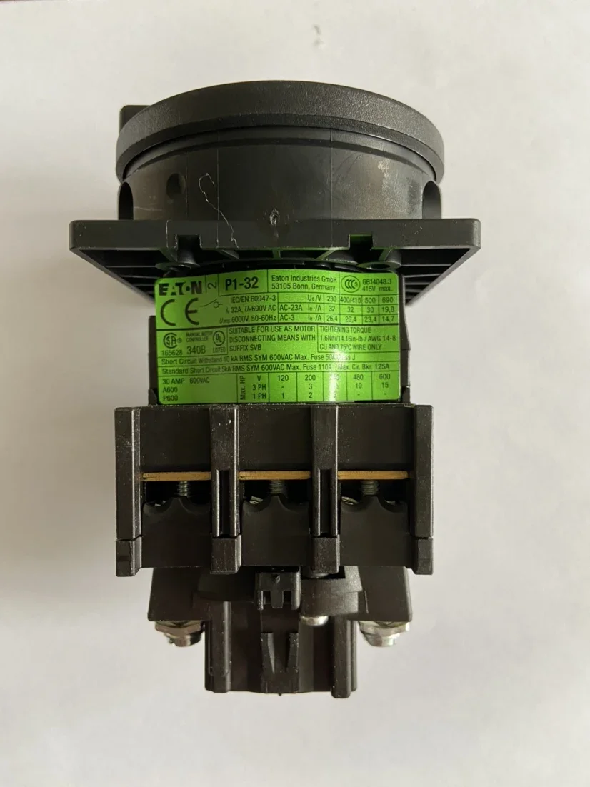 

Negative Closing Switch EATON P1-32/EA/SVB-SW Isolation Switch