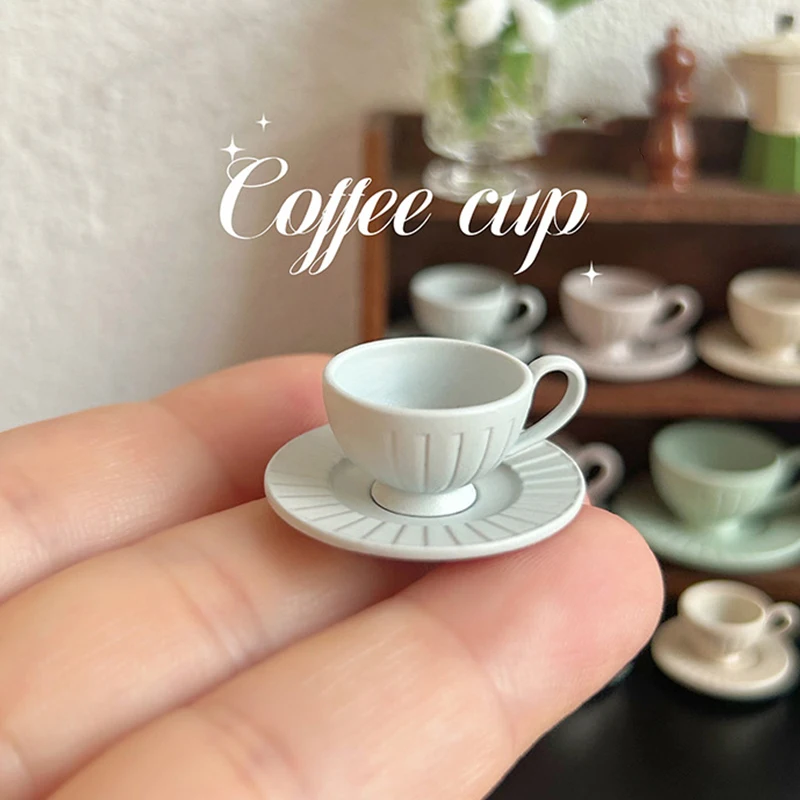 2Pcs 1/6 1/12 Dollhouse Miniature Dining Ware Mini Vertical Pattern Coffee Cup Plate Set Toy Model Doll House Accessories