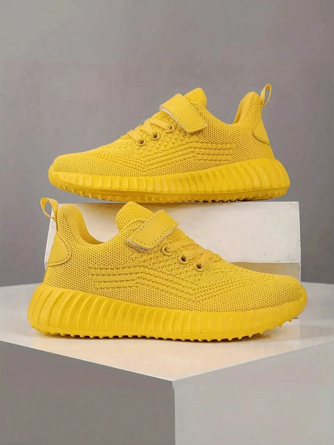 حذاء رياضي أطفال شبكي