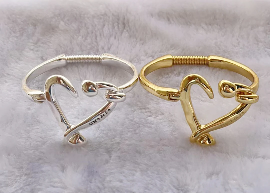 2023 unode50 Exquisite Fashion Electroplated 925 Silver Irregular Heart shaped Women's Bracelet Romantic Holiday Gift