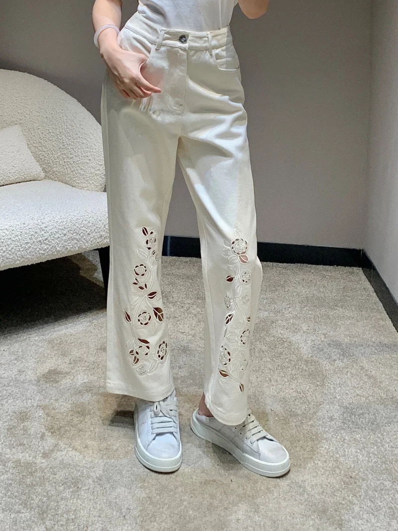 

College style fashion casual trend versatile daily commuting age reducing hollow out embroidered straight leg jeans