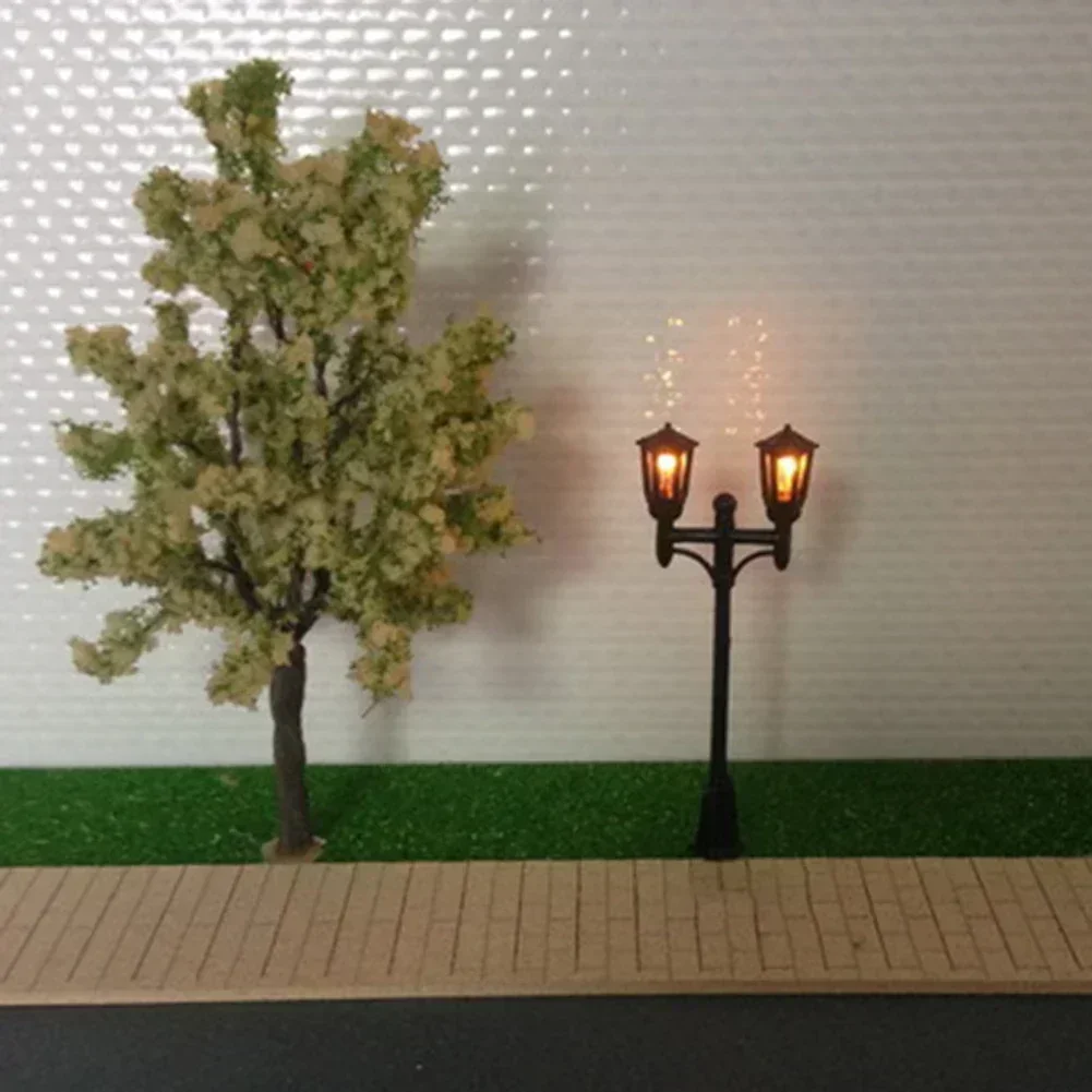 Lot 10 Lampadaires Miniatures échelle 1:100 – Avec LED – Hauteur 60 Mm – Pour Modélisme Ferroviaire, Dioramas, Décoration