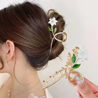 Fashion Lily Flower Hair Claw Strong Hold Metal Shark Jaw Clip Women Elegant Summer Beach Party Headwear For Thick Curly Hair