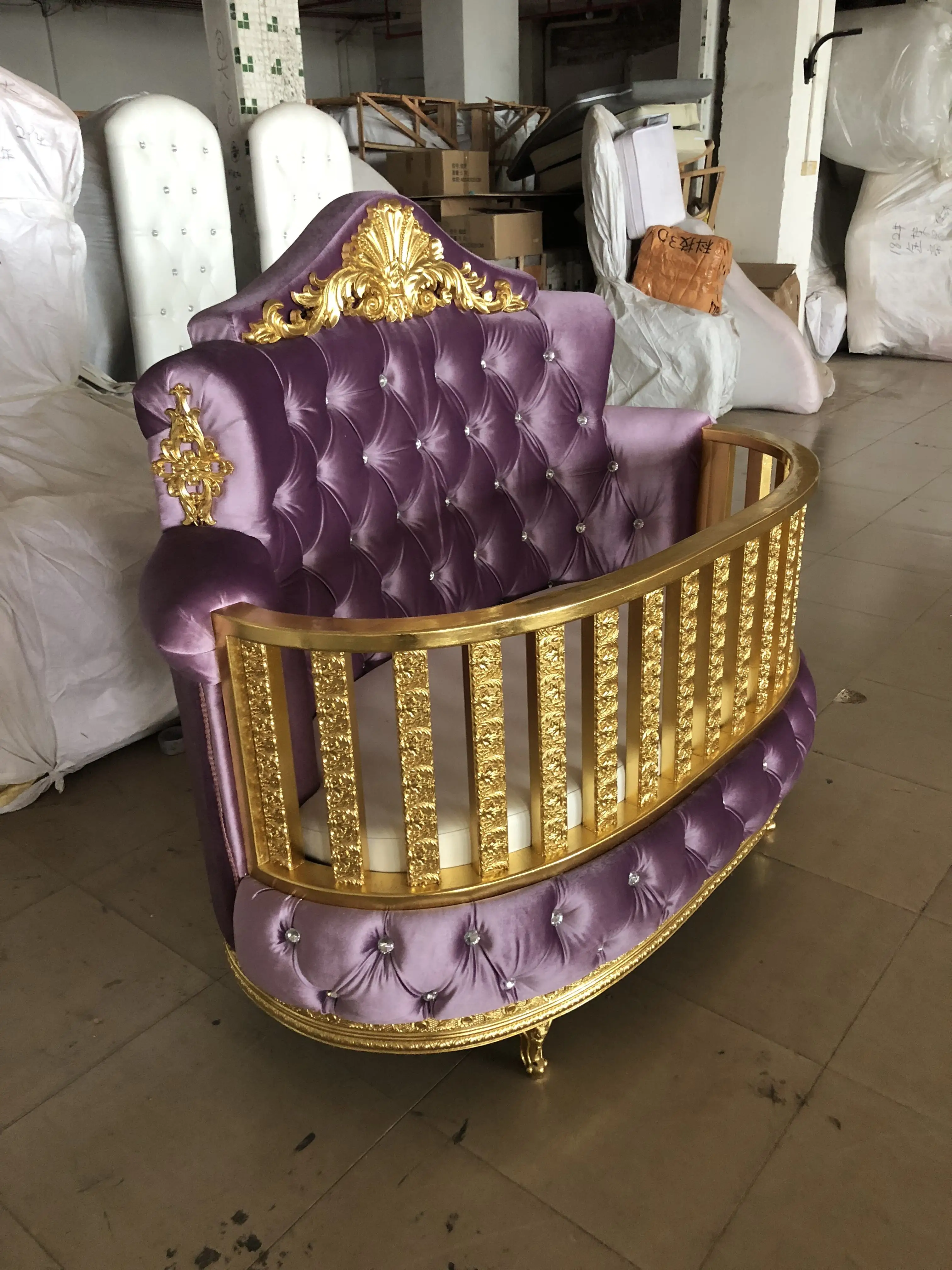 Luxury design baby crib with exquisite carving bed