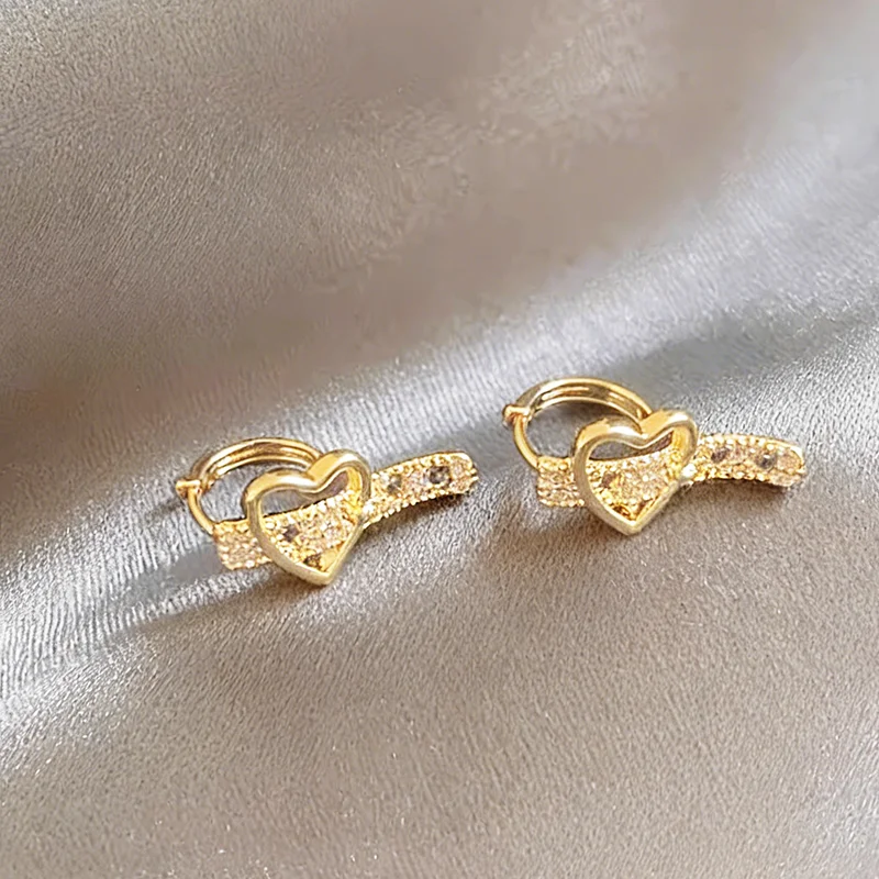 2026 Neues Design Herzförmiger Mikro-Zirkonia-Gürtelschnallen-Ohrring für Damen – Einzigartiger Schmuck für Party-Trends und Gothic-Girls-Accessoires – Detail 6