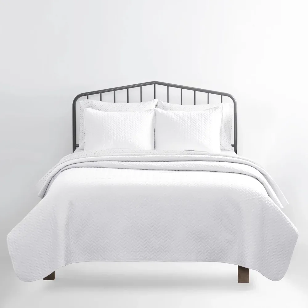 

White Herring Pattern Quilted Coverlet Mattress Topper Twin / Twin XL Freight Free Double Winter Quilt With Padding Included