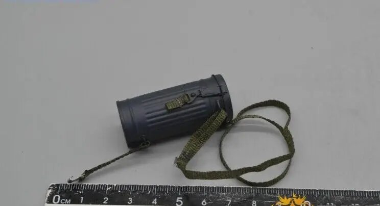 

Модель карманной банки с маской на 12 дюймов в масштабе